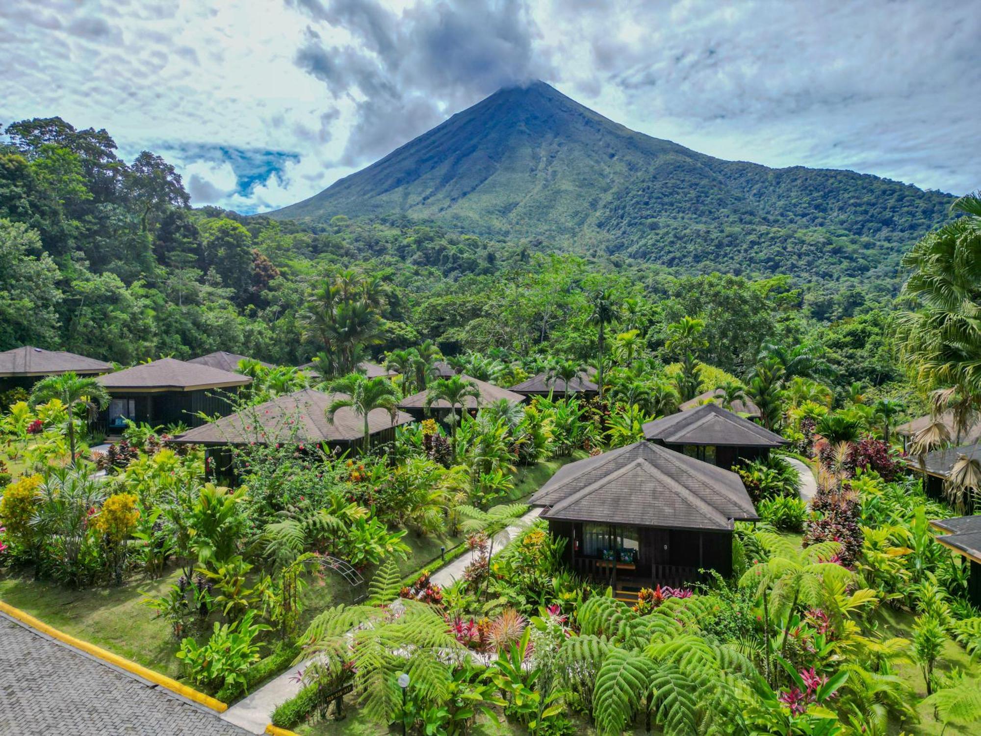 Hotel Lomas Del Volcan La Fortuna Exterior photo